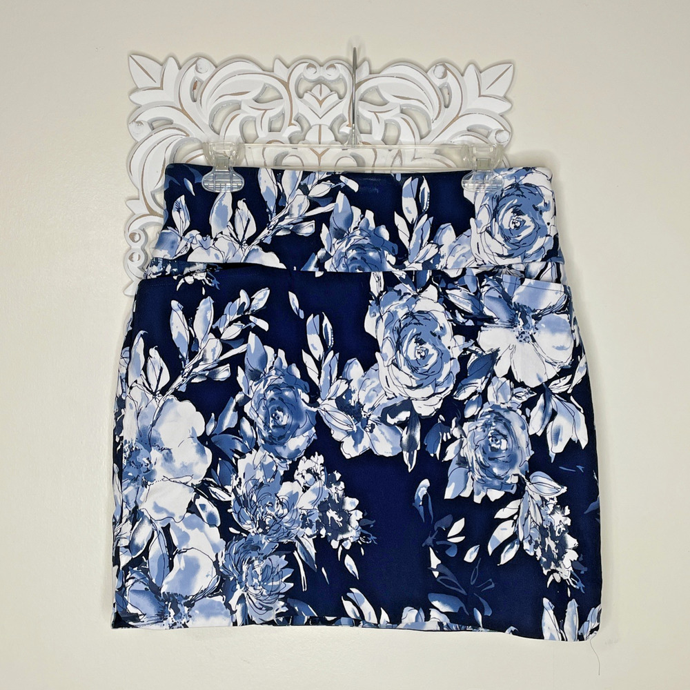 S.C & CO. size MEDIUM SKORT Skirt Shorts Stretch Activewear Pickleball Golf BLUE